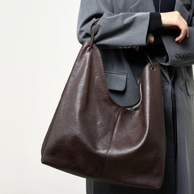Nóvia | Minimalist Leather Tote Bag